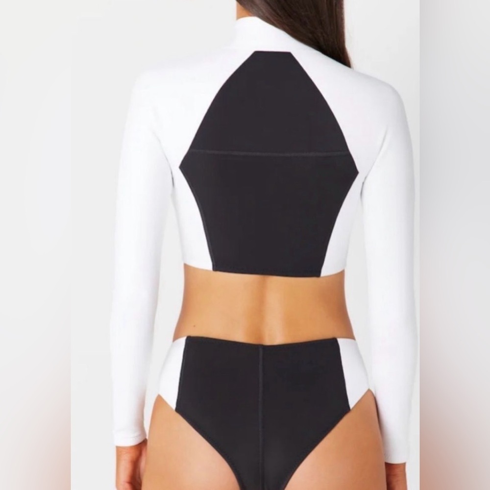 GIGI C Missy Crop Rashguard Surf Jacket Black/White LARGE AND BOTTOMS - Picture 2 of 4